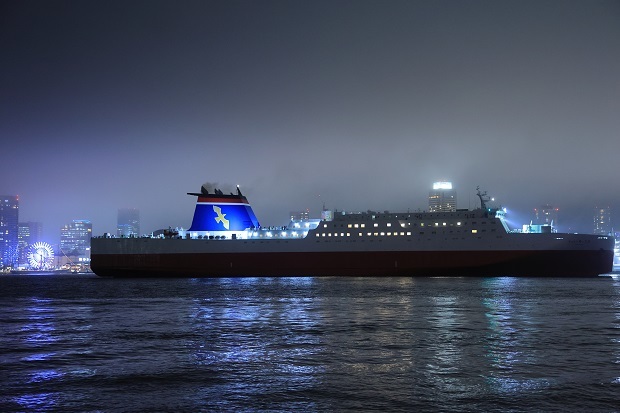 神戸港　大型船