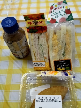 サンドイッチと白身魚フライ
