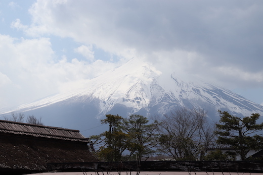 かやぶき茶屋からの富士山２